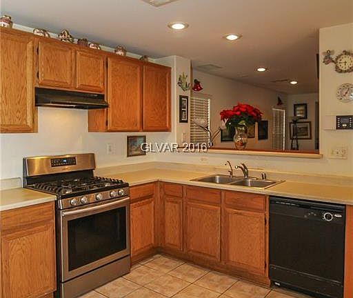 3rd image of 12043 Giles St
