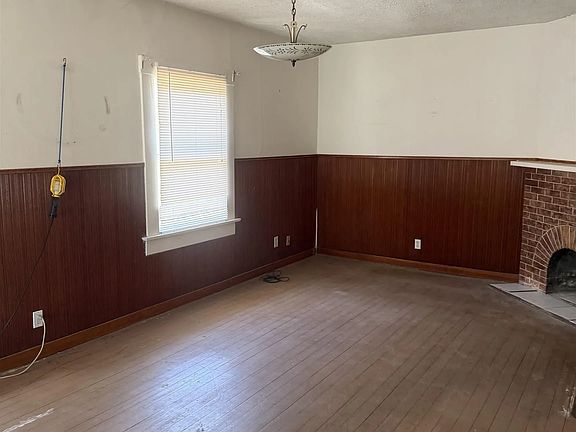 4th image of 4122 1st Ave