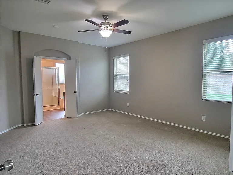 5426 Floral Valley Ln — Photo 10
