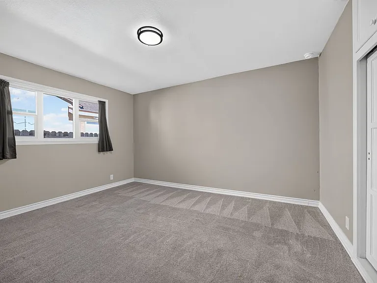 1201 W Baker Ave — Photo 24