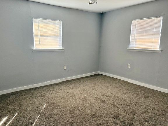 3rd image of 1471 10th St NE