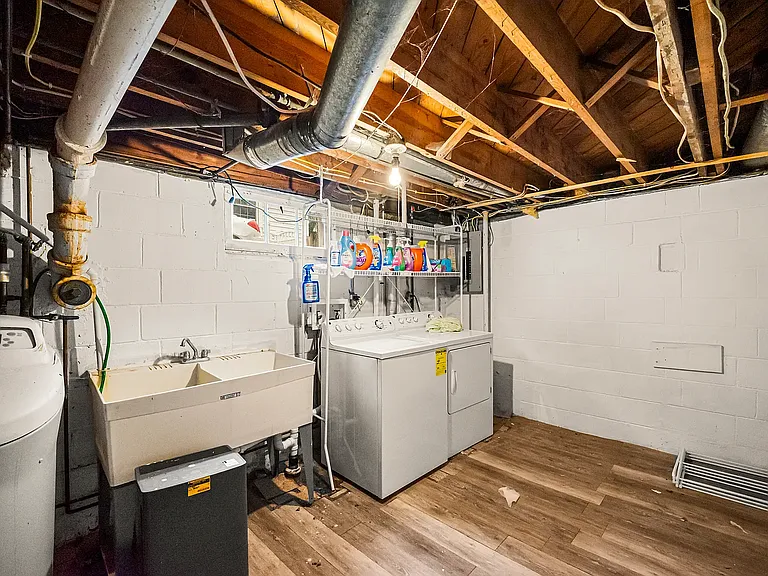 910 Vine St — Photo 8