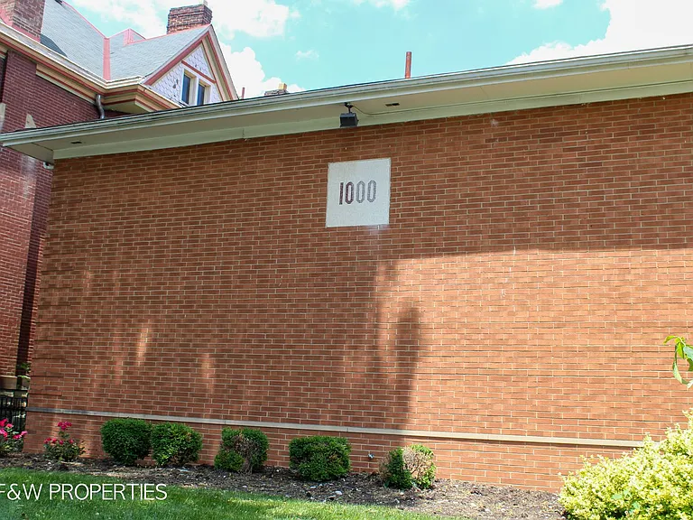 1000 & 1002 Bryden Rd — Photo 43