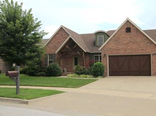 2018 S Emerald Pl, Springfield, MO 65809