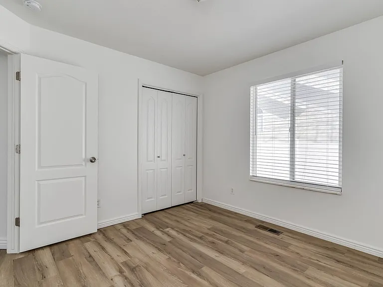 409 S 1125 W — Photo 17