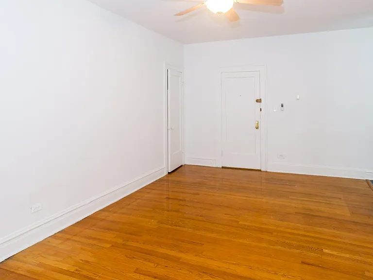 445 W Melrose St #B4 — Photo 8