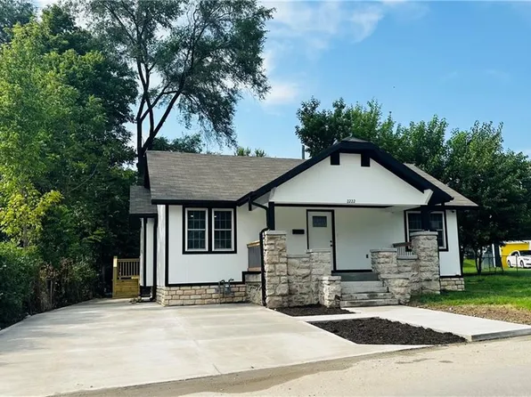 2222 Hickam Dr, Kansas City, KS 66104