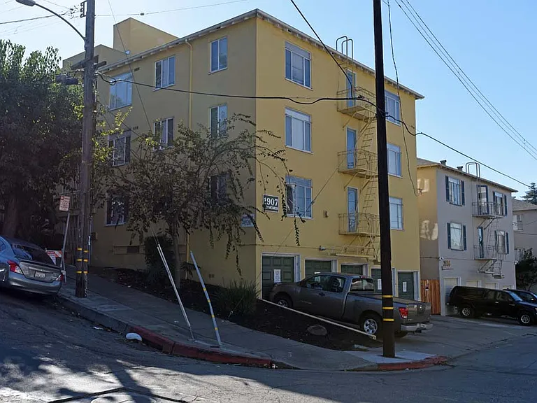 1907 E 30th St #202 — Photo 13