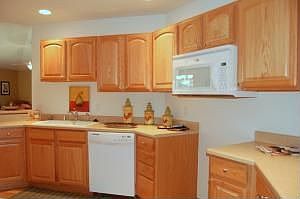 Kitchen with Breakfast Bar
