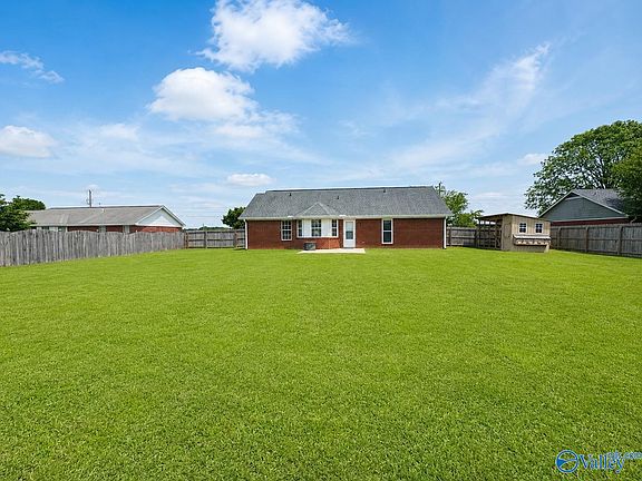 3rd image of 102 Valley Meadows Dr