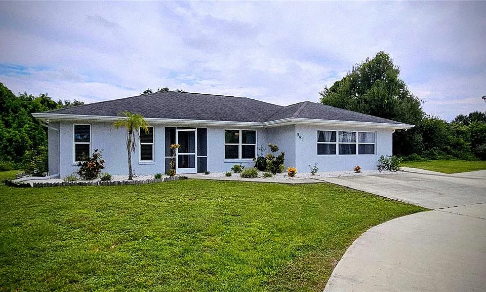 881 Bayshore Dr