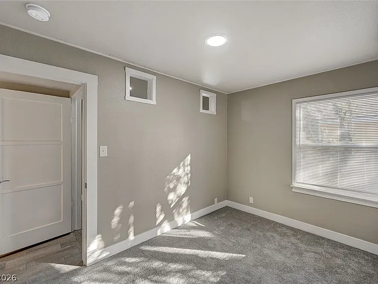 632 Avenue D — Photo 27