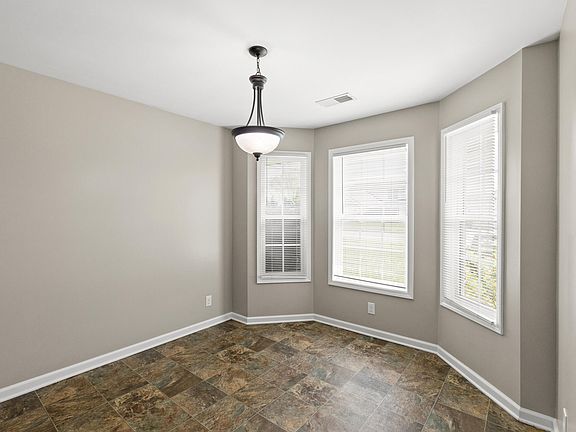 4th image of 425 Shropshire Ave