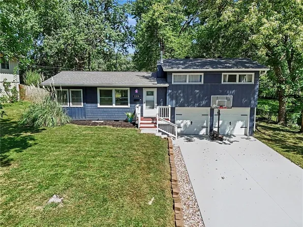 2208 NE 60th Ter, Kansas City, MO 64118