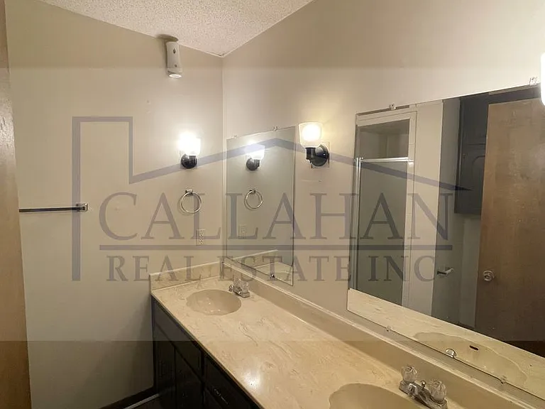 8213 Easy St — Photo 4