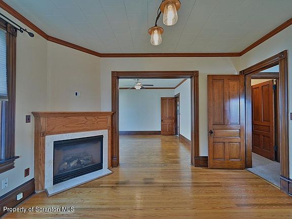 2nd image of 735 N Bromley Ave
