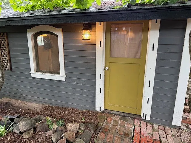 300 Brown St — Photo 12
