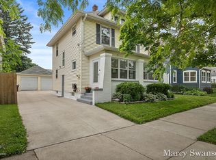 715 Curtis St NE, Grand Rapids, MI 49505