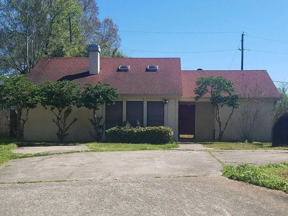 1st image of 3810 Heatherwood Dr