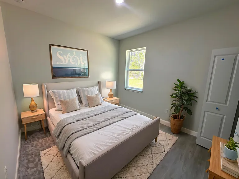1557 W Elder Ln — Photo 18