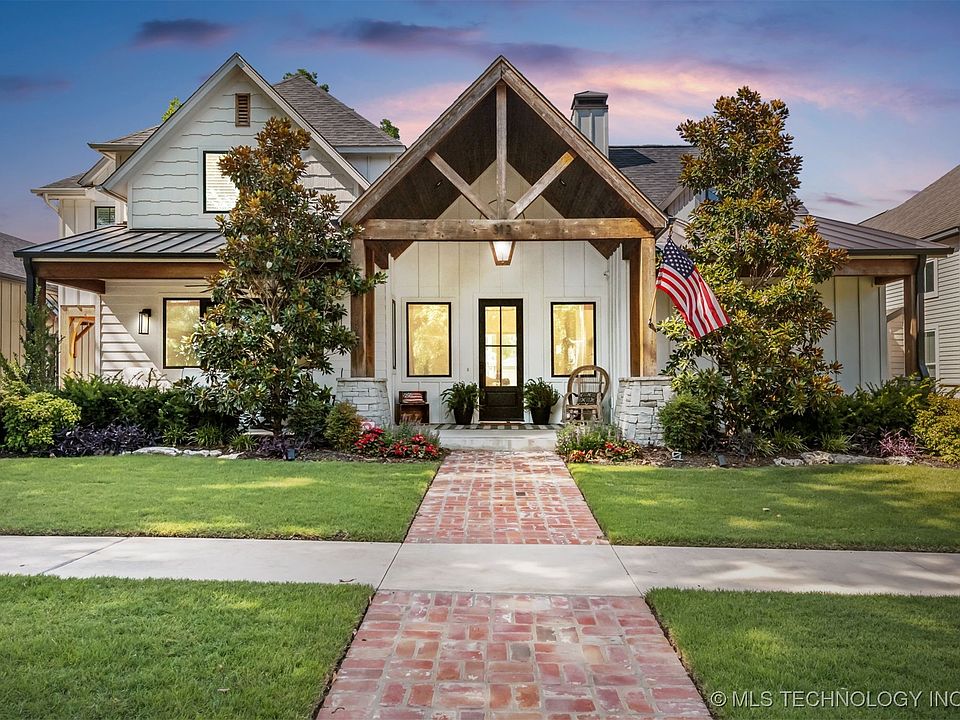 1st image of 312 E Dallas St