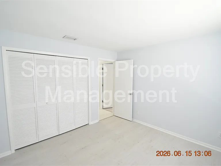 9304 Heritage Oak Ct — Photo 29