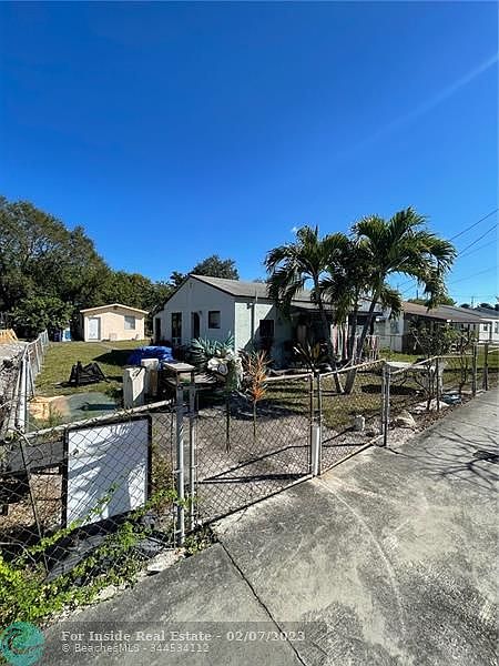 1st image of 106 NW 1st Ave