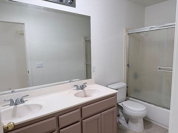 4th image of 5606 Edgefield Way