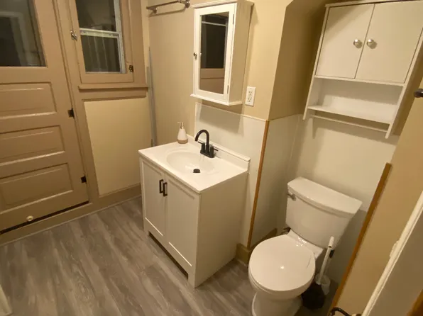 108 W 6th St Suite B, Kaukauna, WI 54130