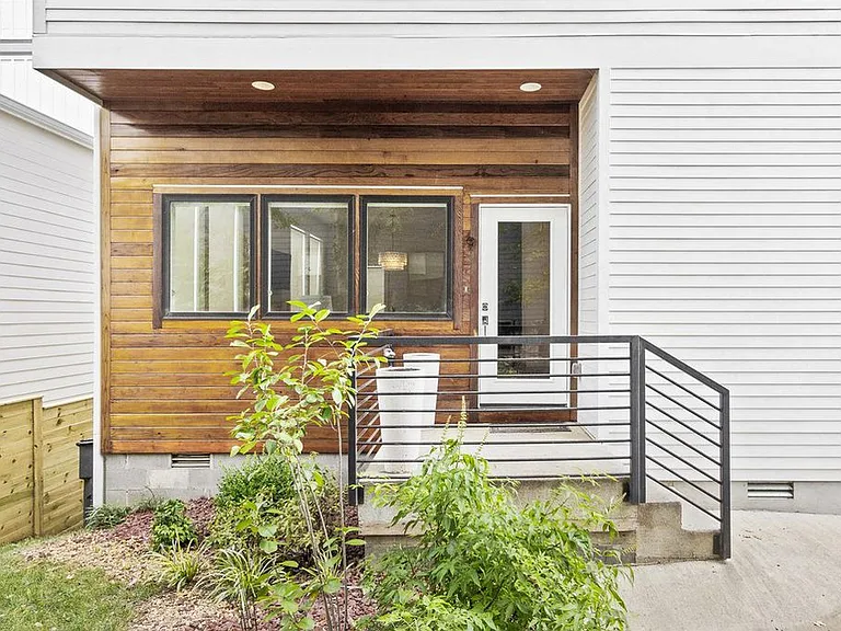 902 Archer St — Photo 10