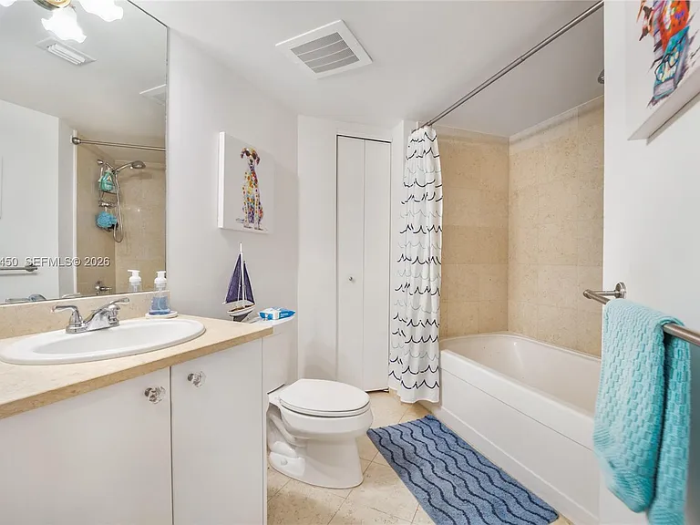 20000 Country Club Dr #1211 — Photo 10