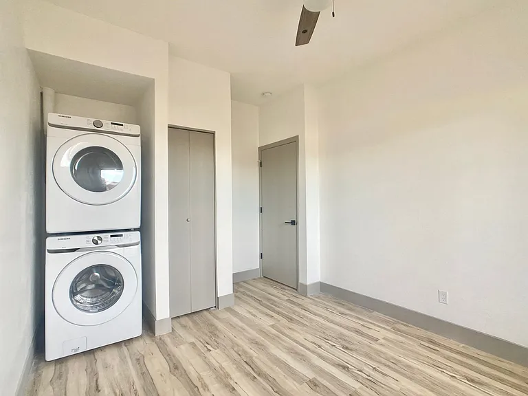 3002 N 40th St — Photo 9