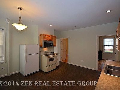 4th image of 200 S Clarendon St #1