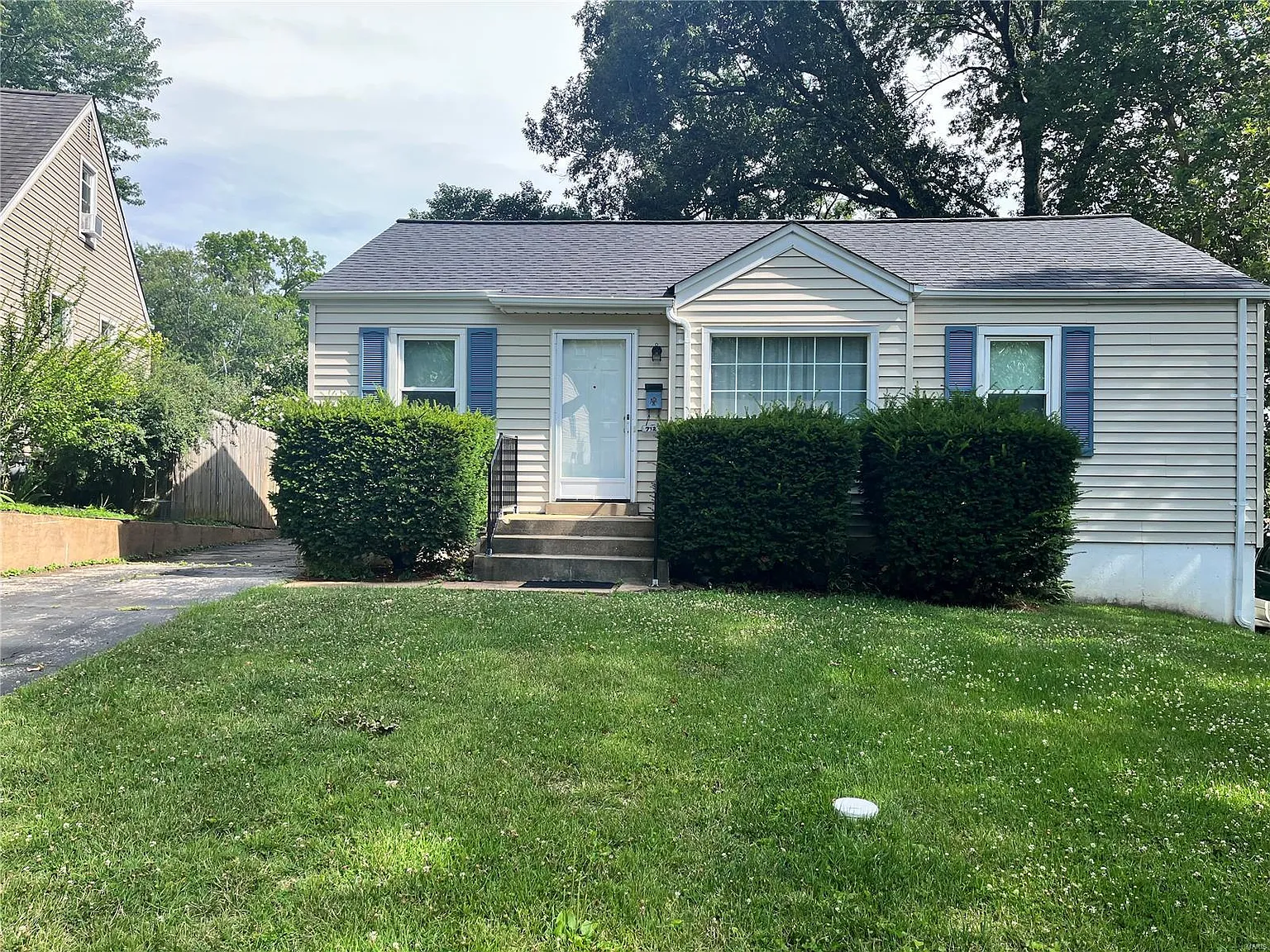 712 Denton Ct photo 1