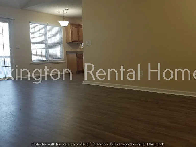 142 Savannah Hills Dr — Photo 4
