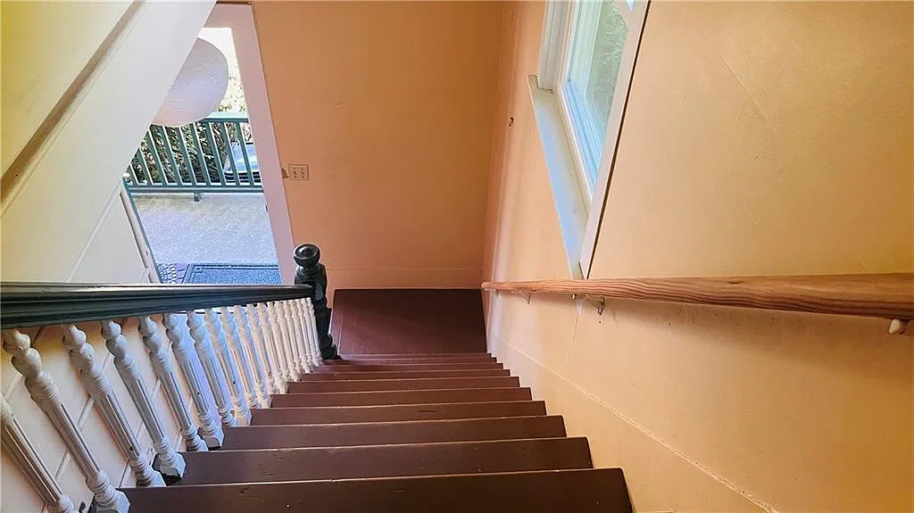 2 bed, 1180 sqft, $2,200 — Photo 2