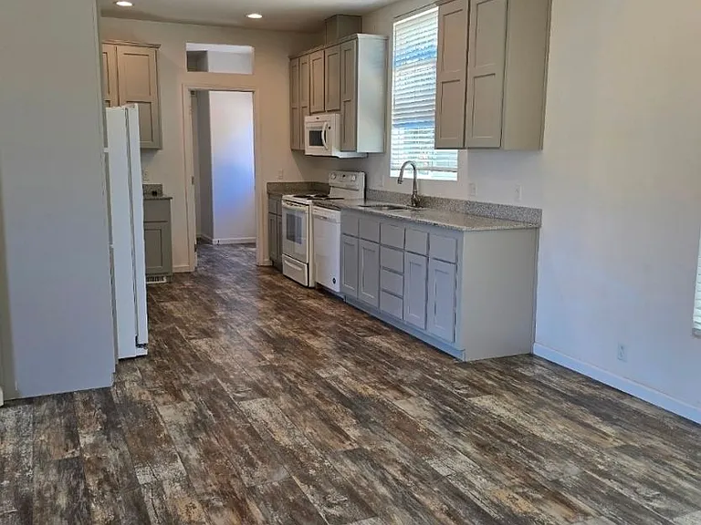 6800 E Highway 41 #B — Photo 3
