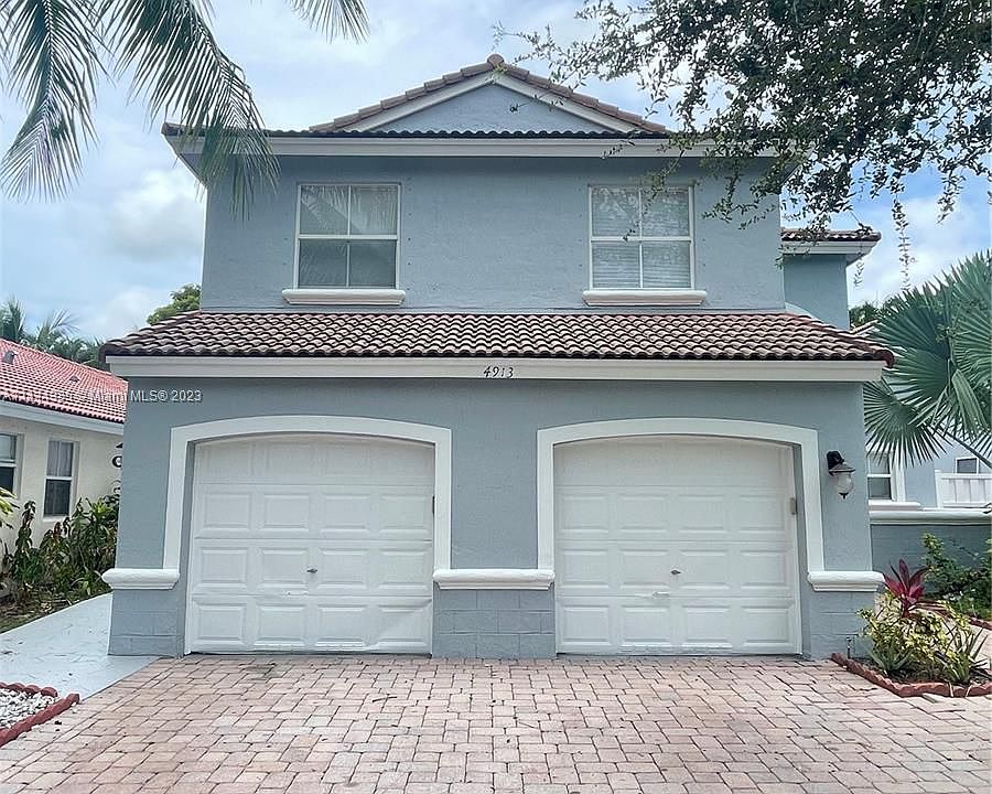 1st image of 4913 SW 35th Ter