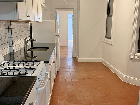 3rd image of 1823 2nd Ave APT 2S