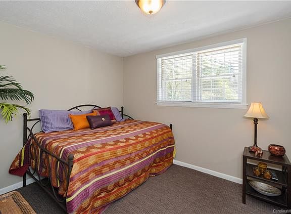 4th image of 815 Barbara Blvd