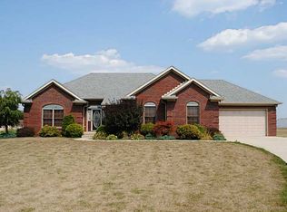 1108 S Smith Dr, Rushville, IN 46173
