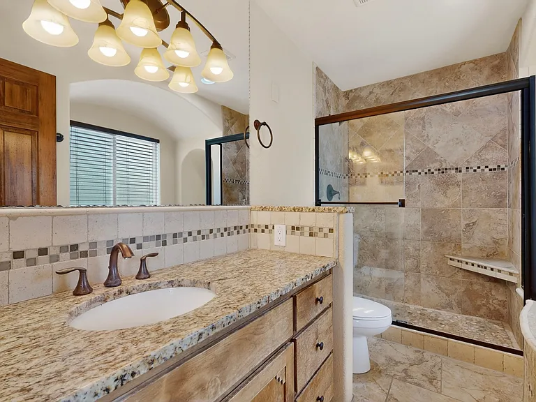 5612 Chelwood Park Blvd NE — Photo 25
