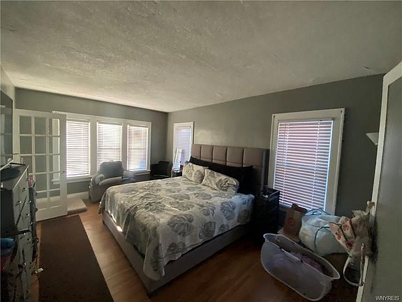 4th image of 312 Sterling Ave #2