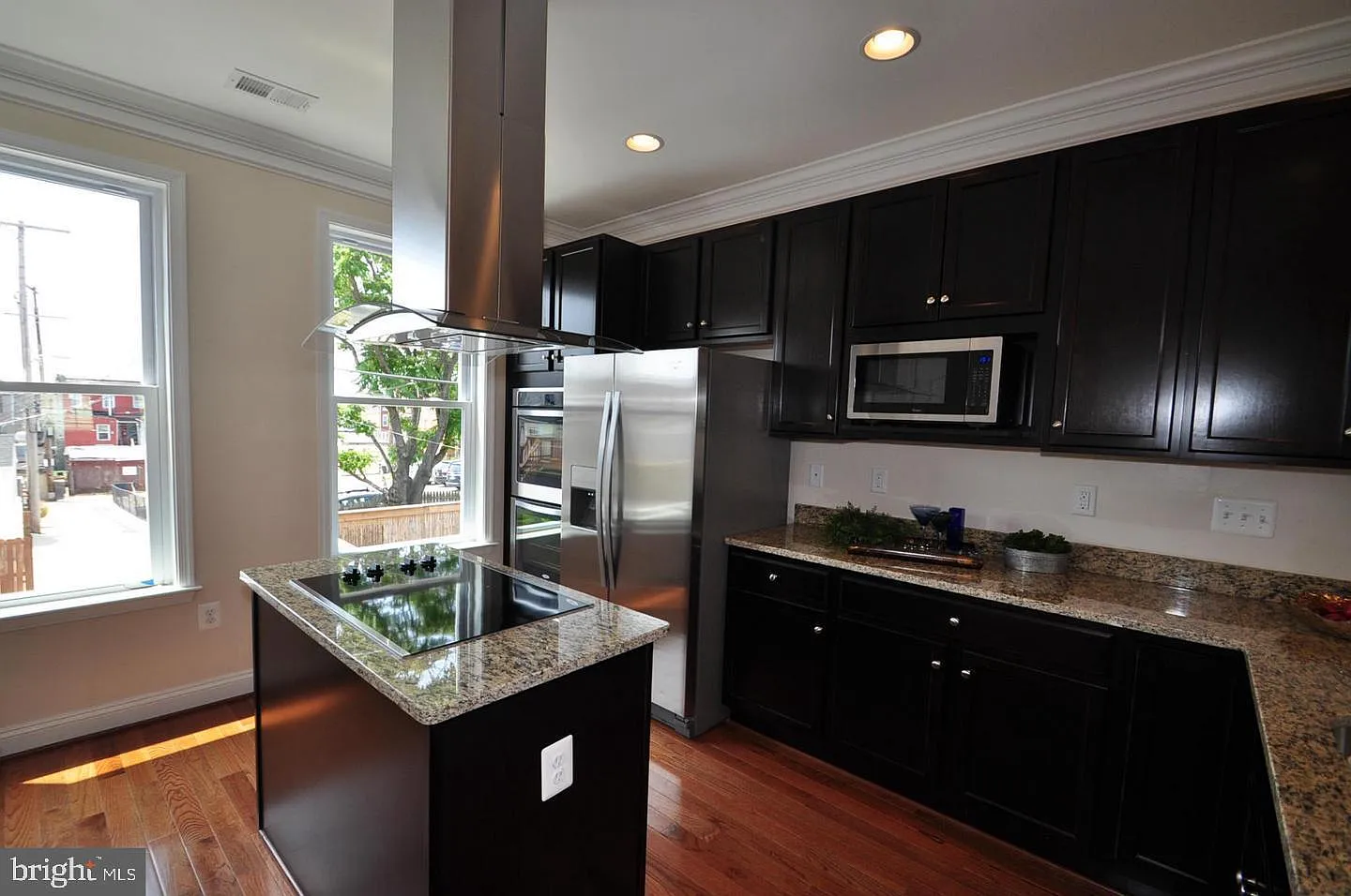 3 bed, 3.5 bath, 2152 sqft, $3,800 — Photo 1