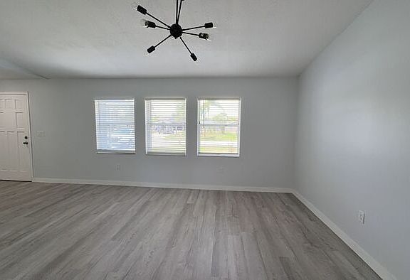 5th image of 2 Cheyenne Ct