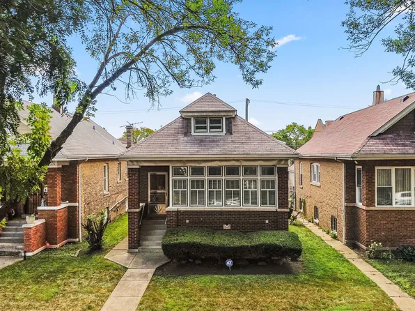 4949 W Oakdale Ave, Chicago, IL 60641