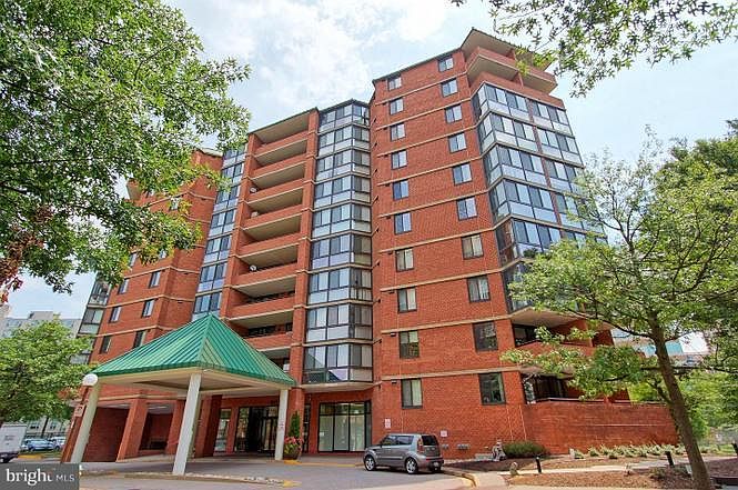 1st image of 1001 N Randolph St APT 906