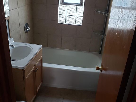 4th image of 2815 N 75th Ct #2