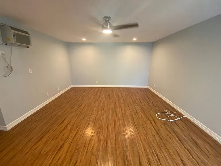 9721 Graham Street — Photo 18