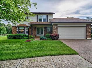 11715 Prigge Meadows Dr, Saint Louis, MO 63138